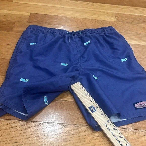 Vineyard vine boys swim trunks size large (16) . - Picture 5 of 9